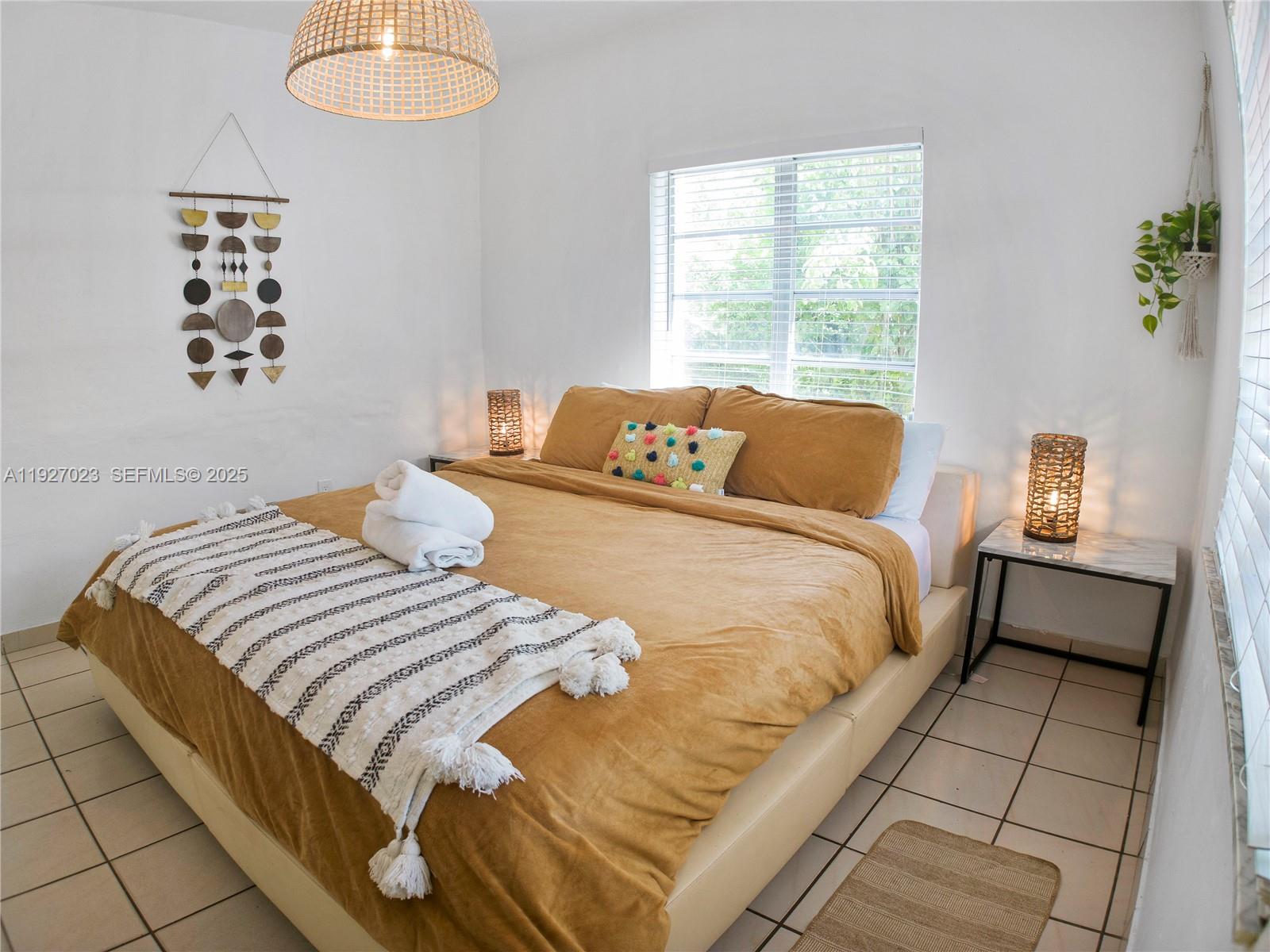 1872 SW 9th St Miami, FL 33135