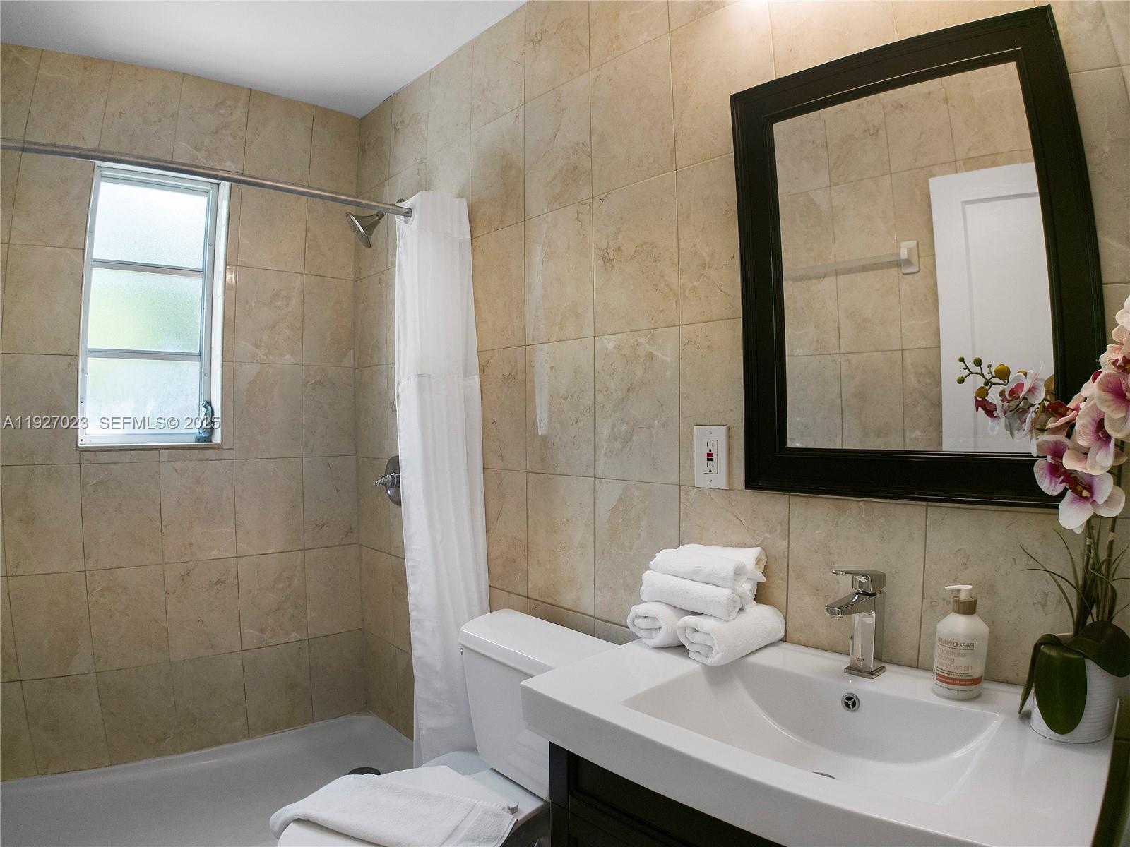 1872 SW 9th St Miami, FL 33135