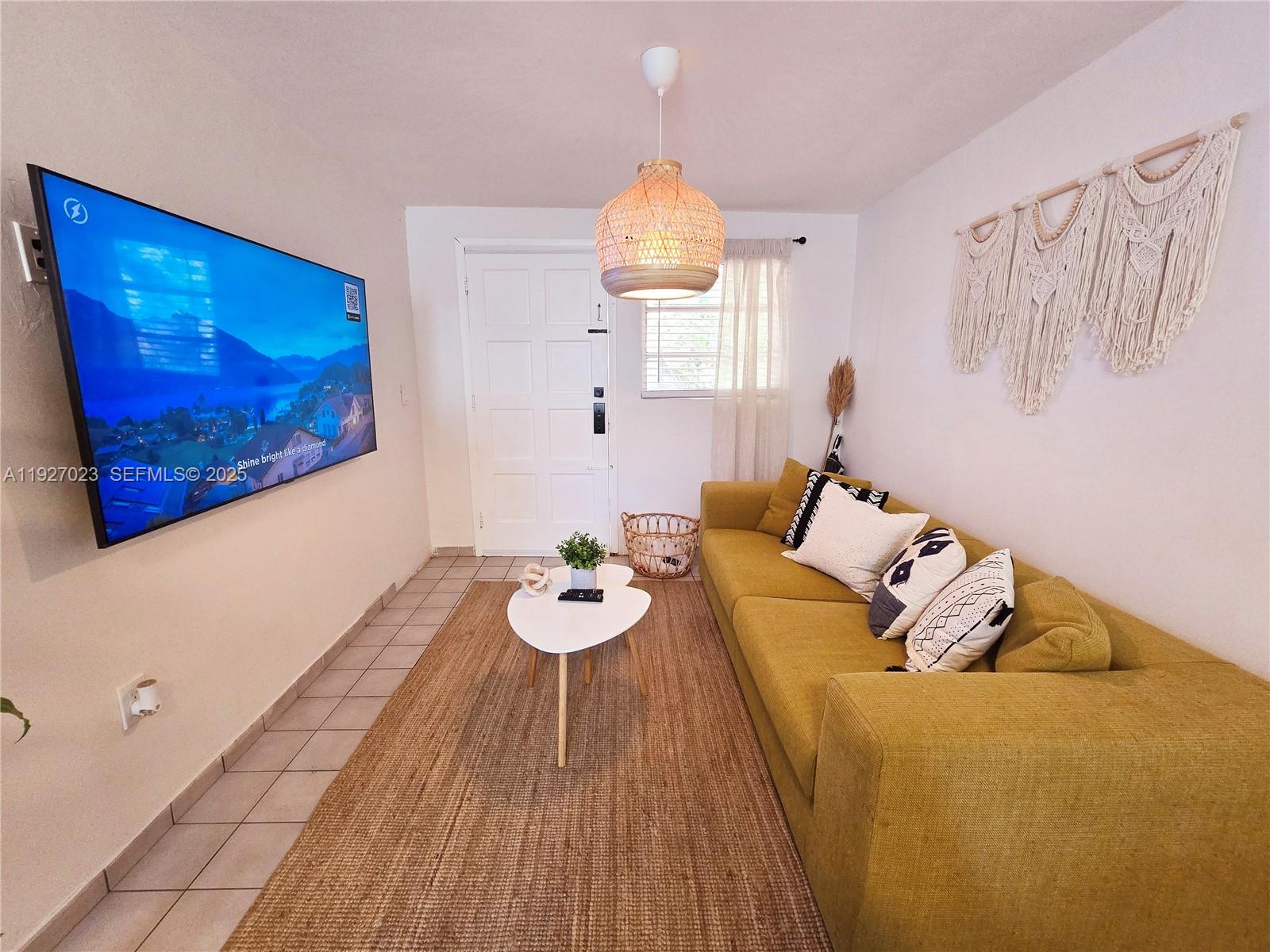 1872 SW 9th St Miami, FL 33135