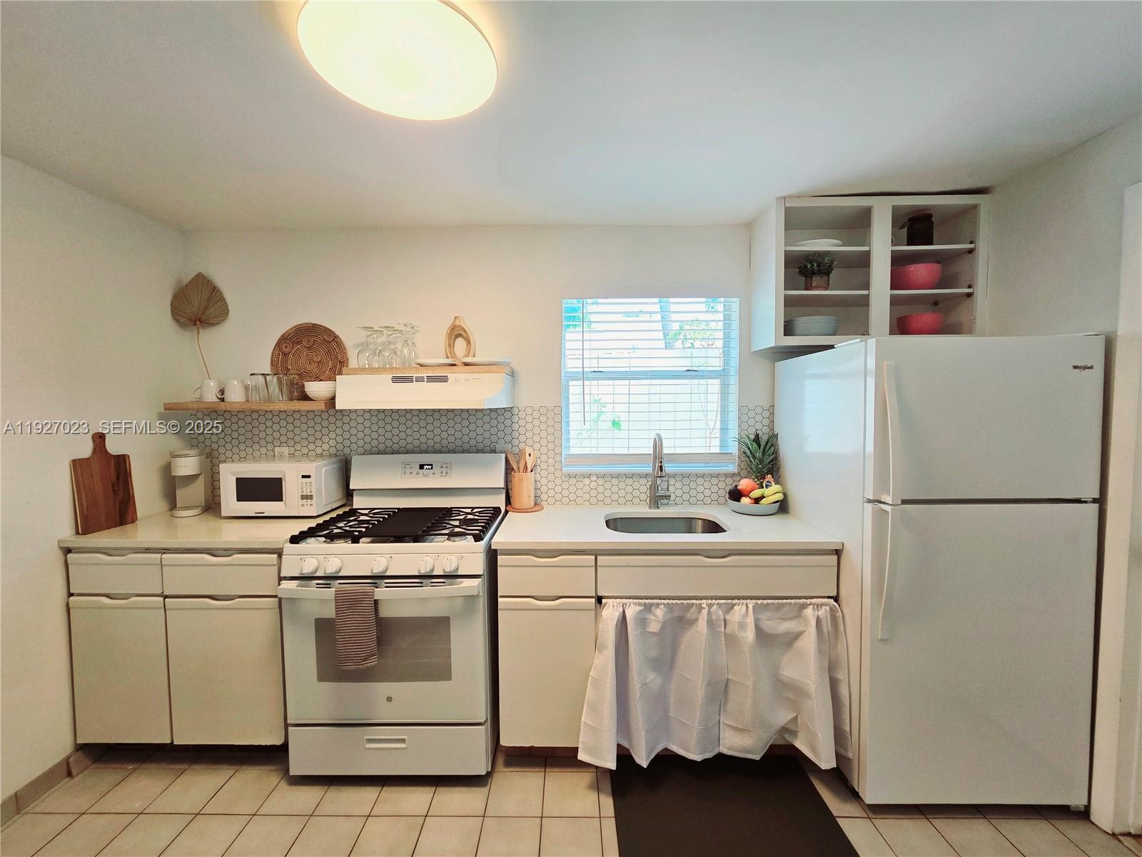 1872 SW 9th St Miami, FL 33135