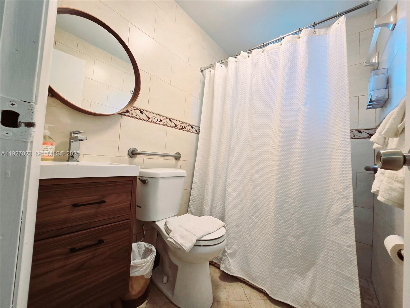 1872 SW 9th St Miami, FL 33135