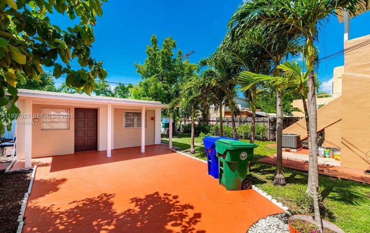 1872 SW 9th St Miami, FL 33135