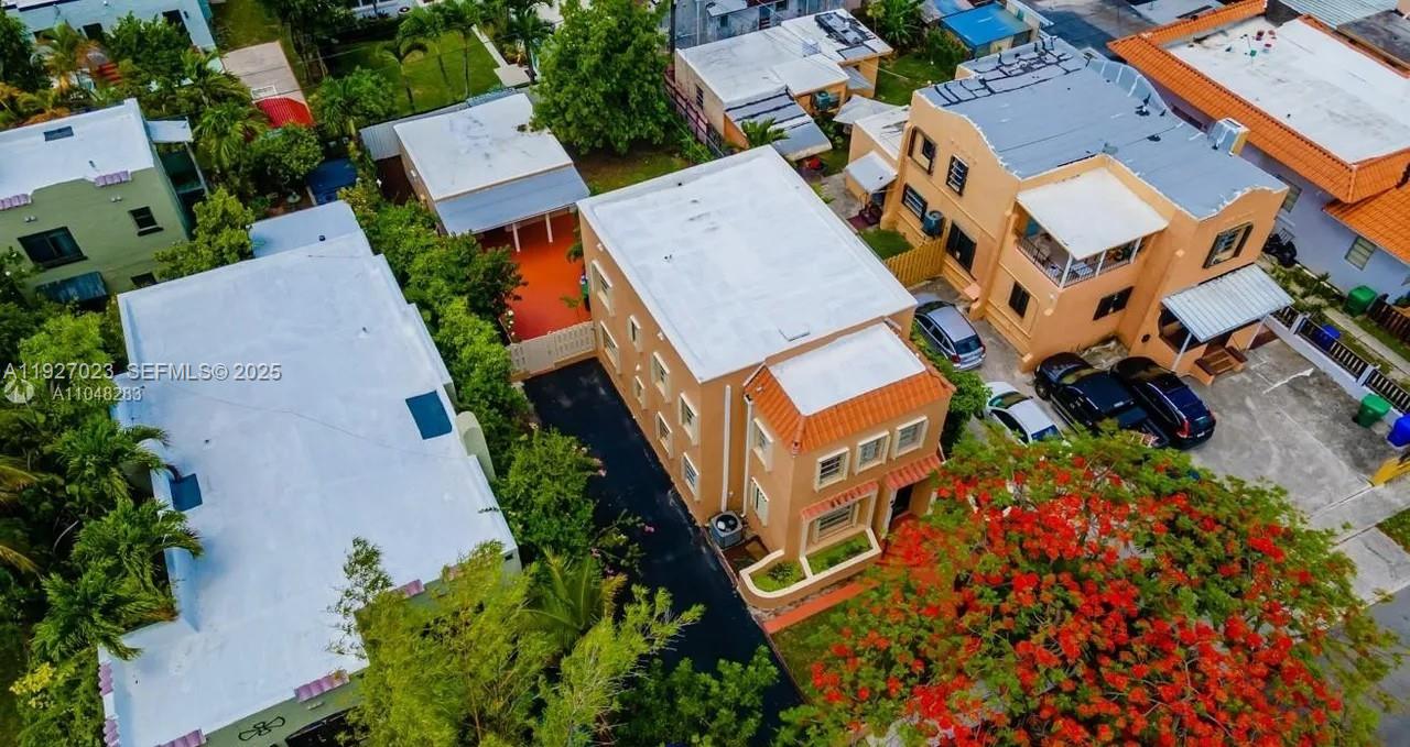 1872 SW 9th St Miami, FL 33135