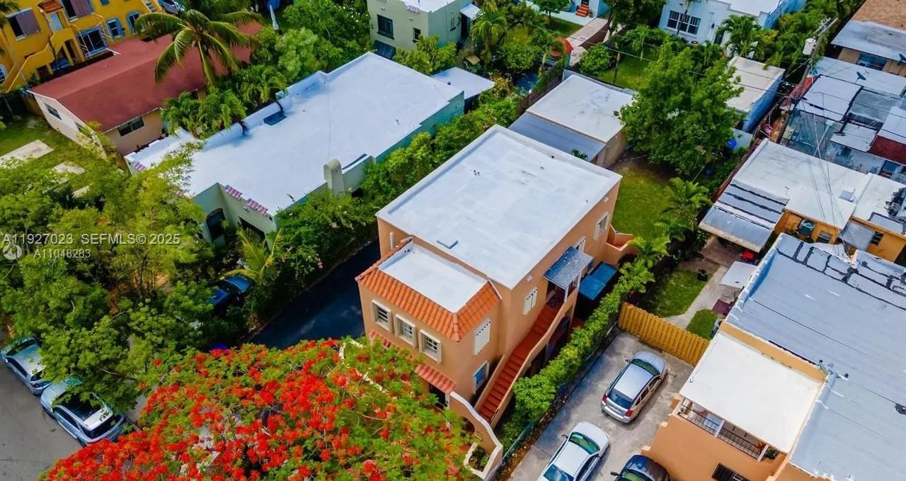 1872 SW 9th St Miami, FL 33135