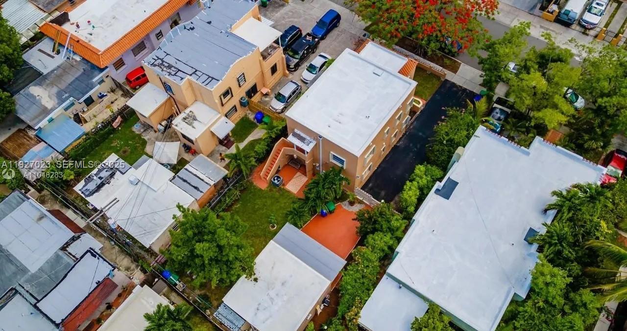 1872 SW 9th St Miami, FL 33135