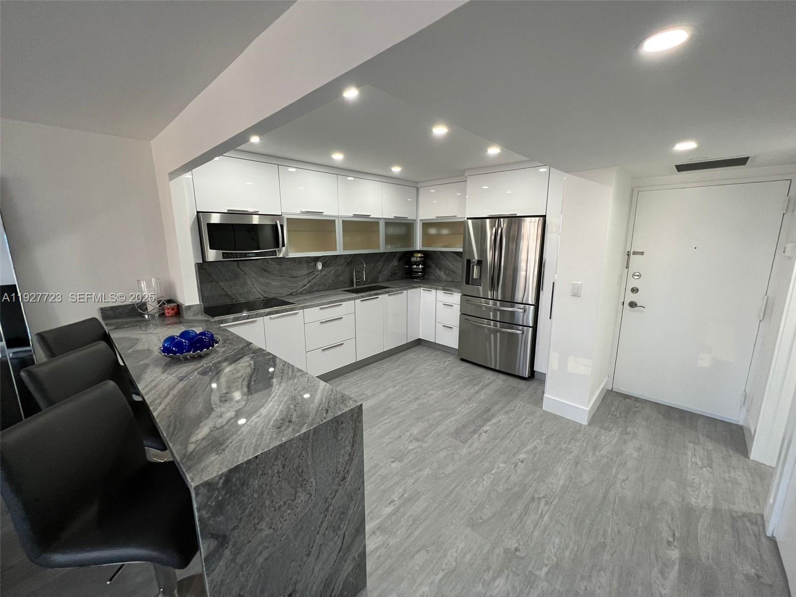 image Brickell Place I5