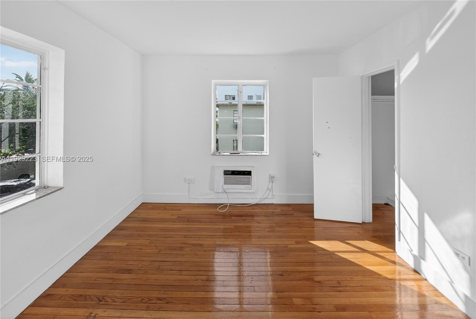 1135 Marseille Dr #3 Miami Beach, FL 33141