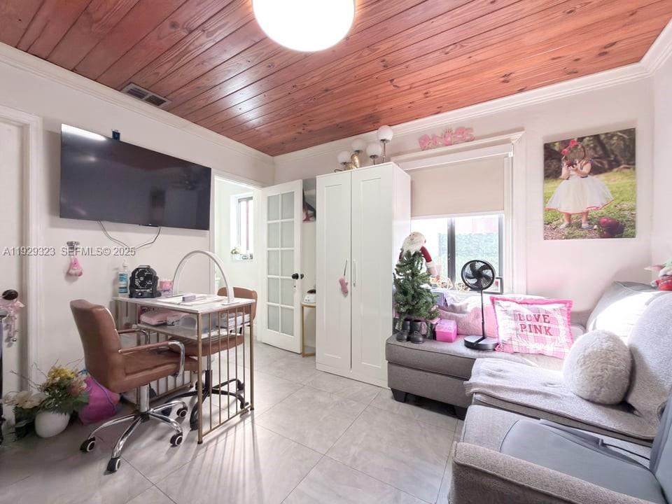 2241 SW 26th St Miami, FL 33133