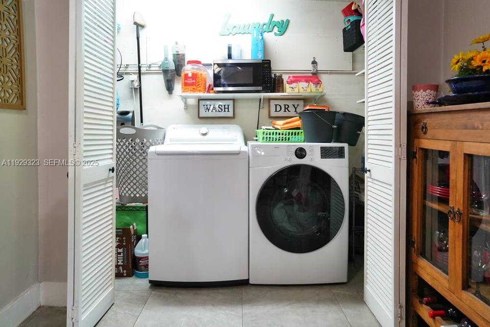 2241 SW 26th St Miami, FL 33133