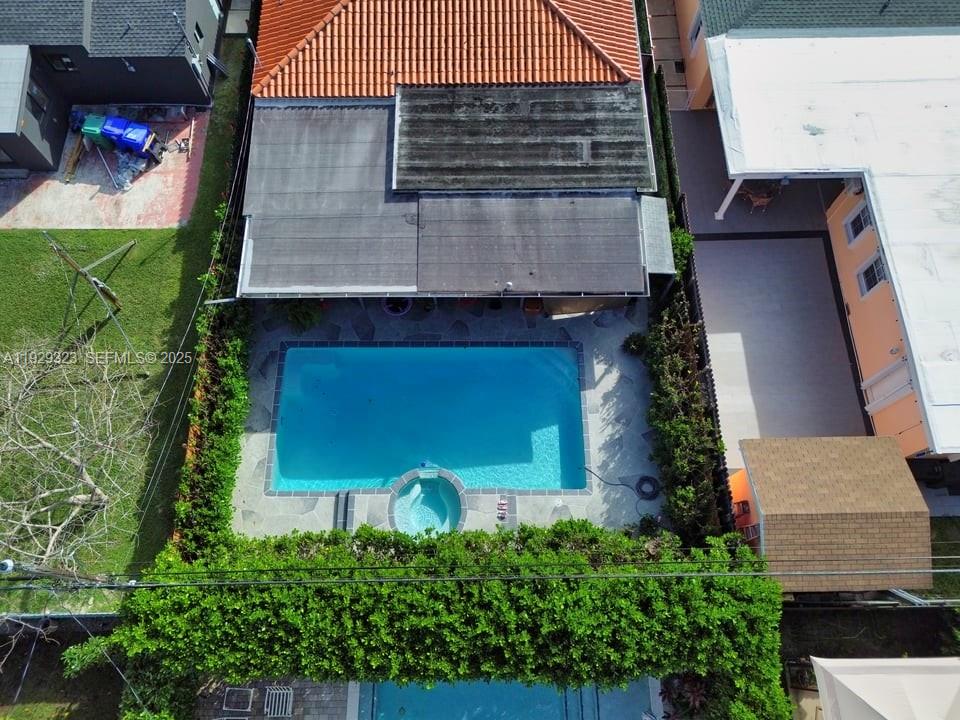 2241 SW 26th St Miami, FL 33133