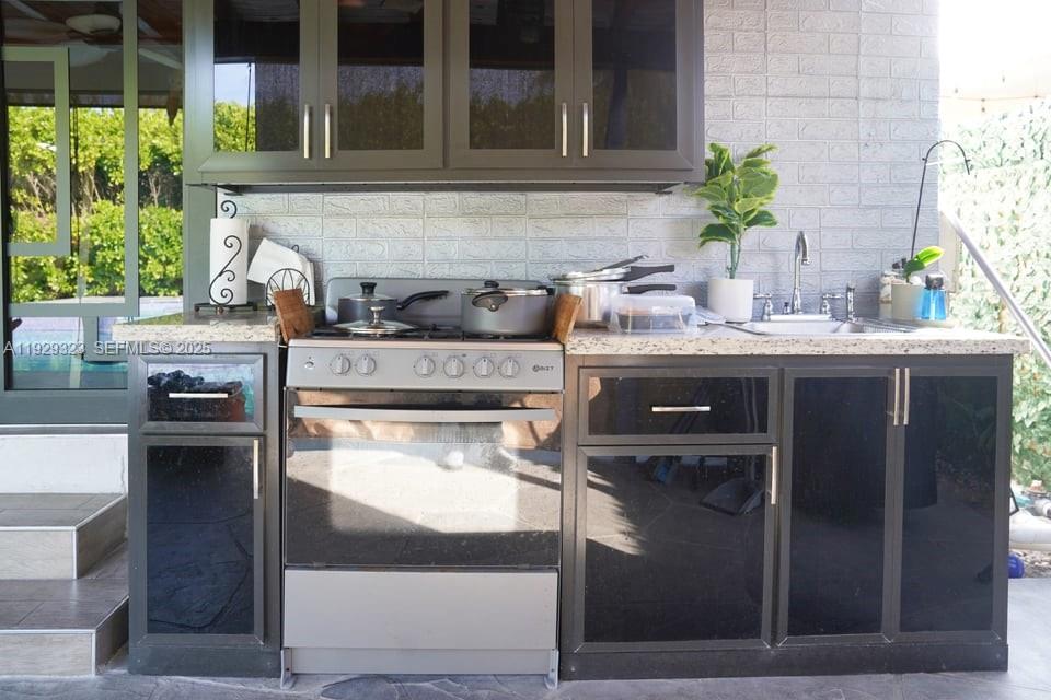 2241 SW 26th St Miami, FL 33133