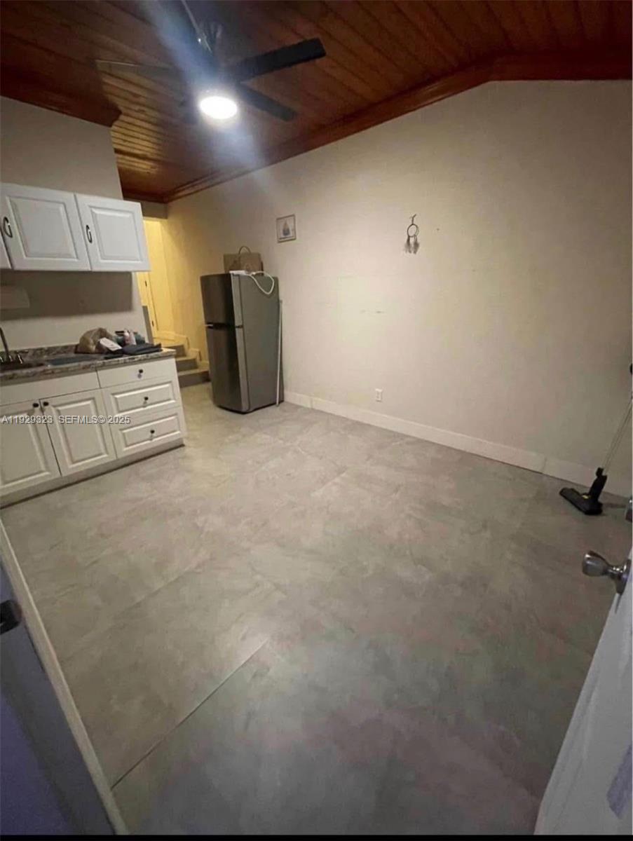 2241 SW 26th St Miami, FL 33133