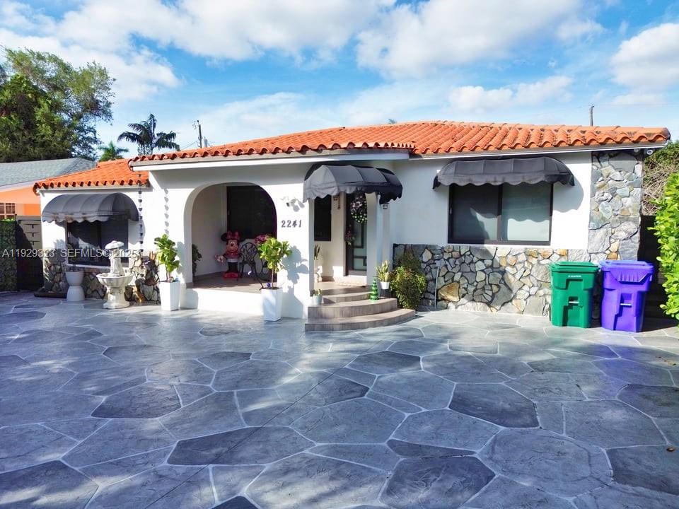 2241 SW 26th St Miami, FL 33133