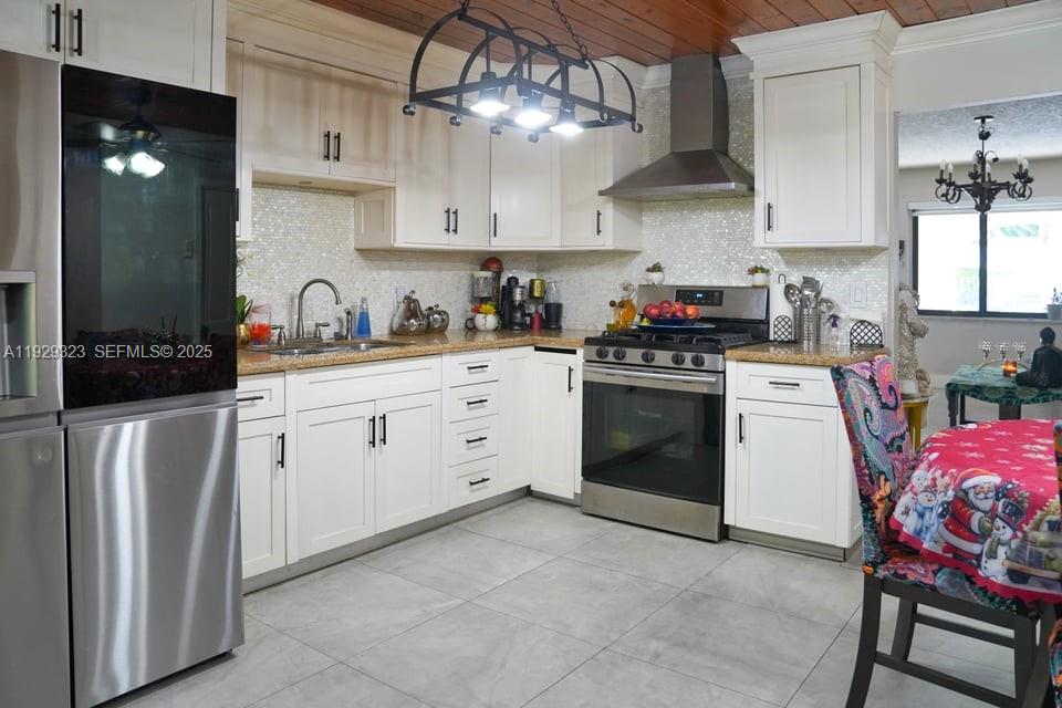 2241 SW 26th St Miami, FL 33133