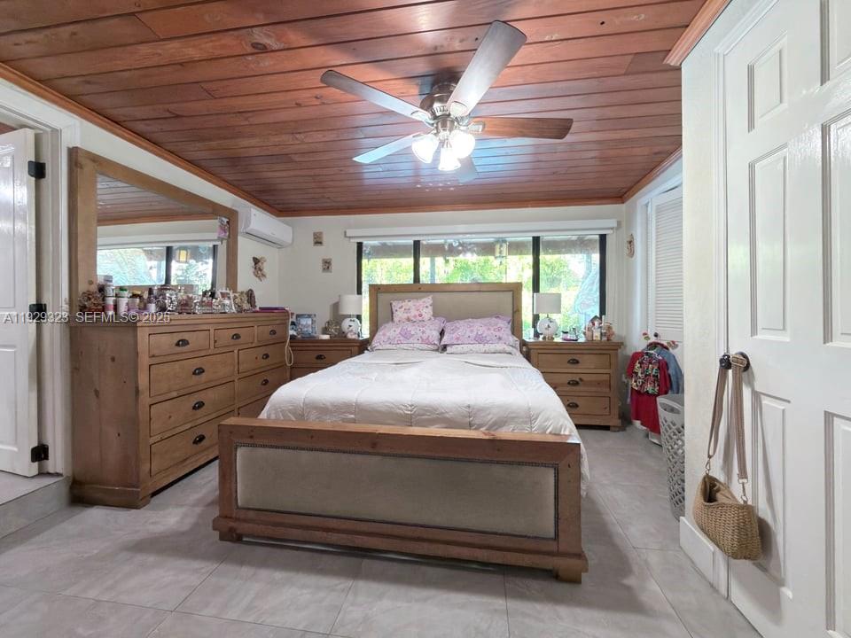 2241 SW 26th St Miami, FL 33133