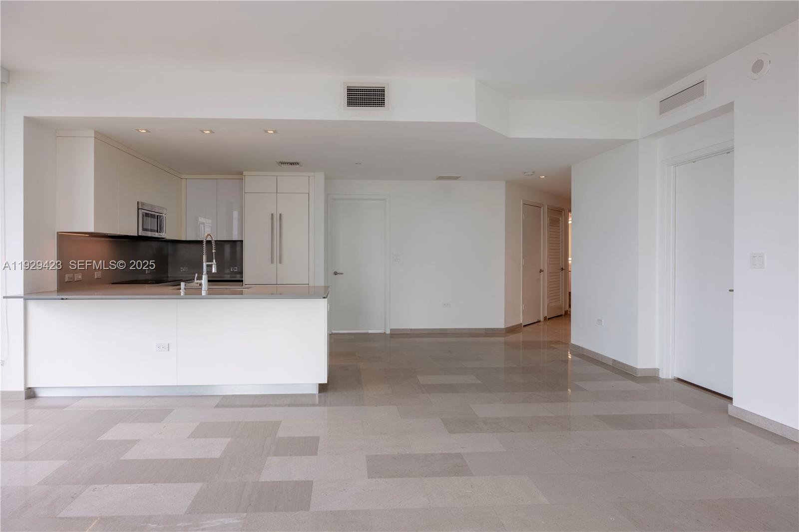 image Reach Brickell City Centre3