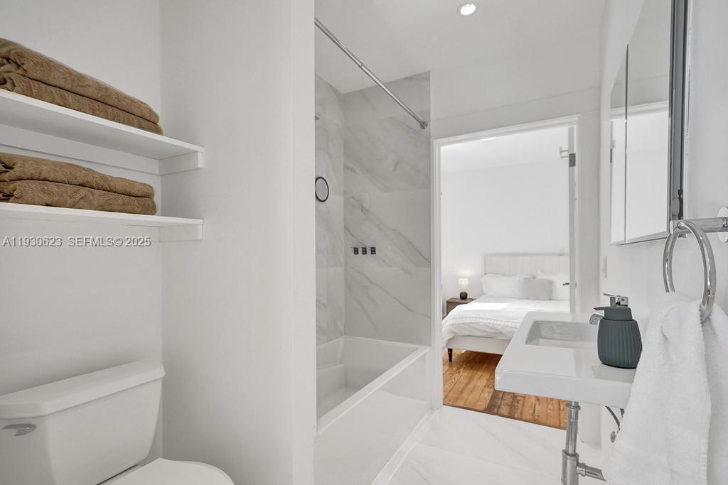 615 W 42th St Miami Beach, FL 33140