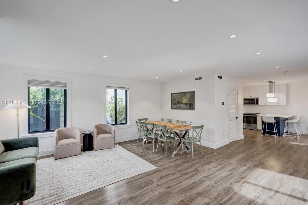 615 W 42th St Miami Beach, FL 33140