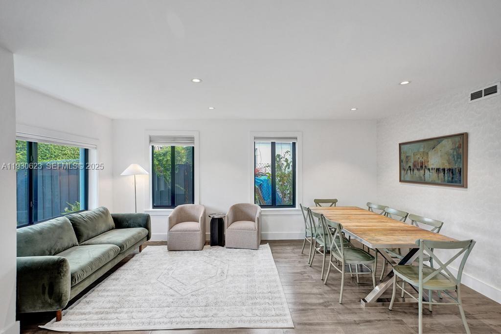 615 W 42th St Miami Beach, FL 33140