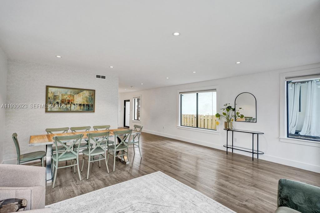 615 W 42th St Miami Beach, FL 33140