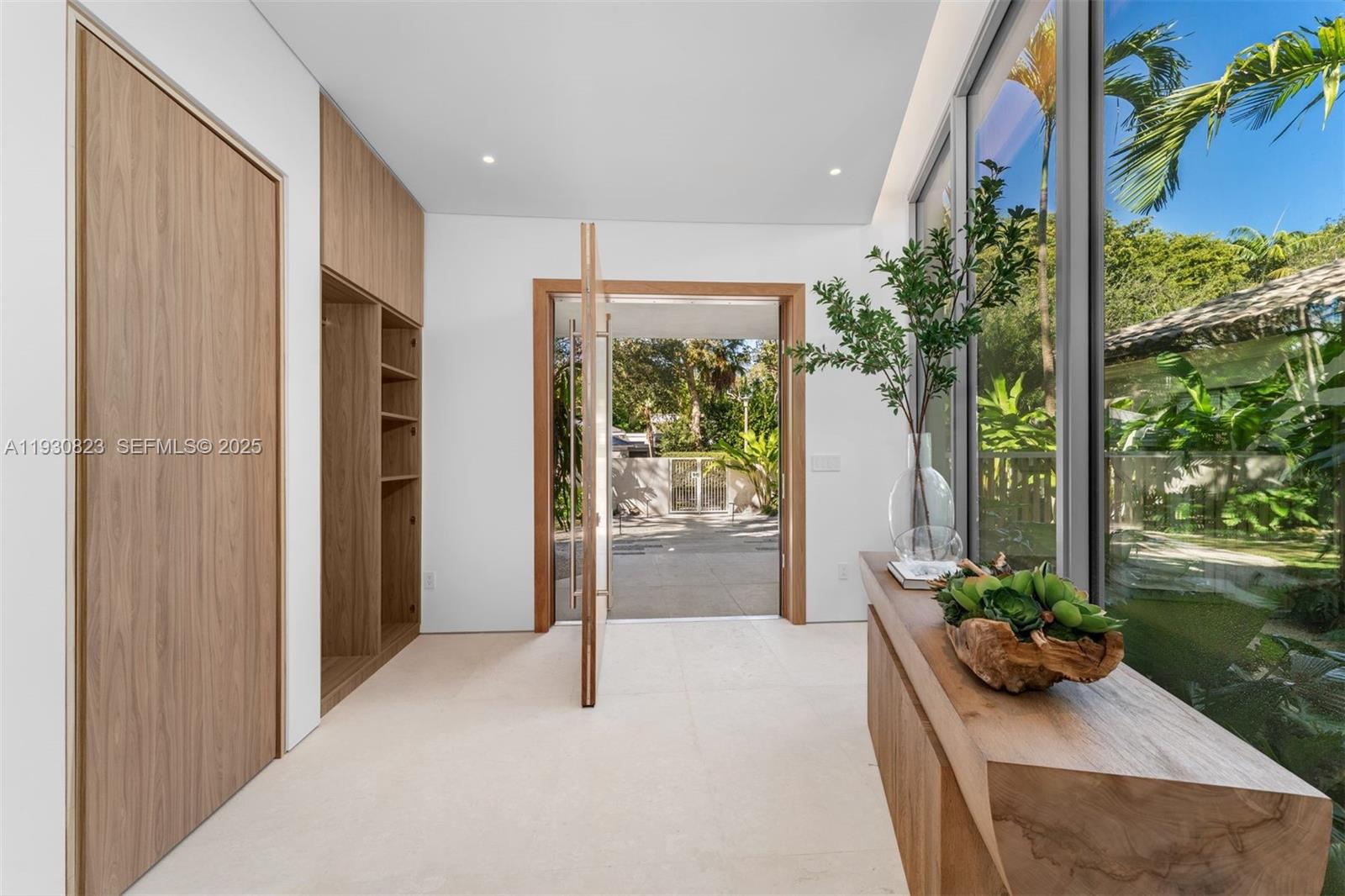 1616 Onaway Dr Miami, FL 33133