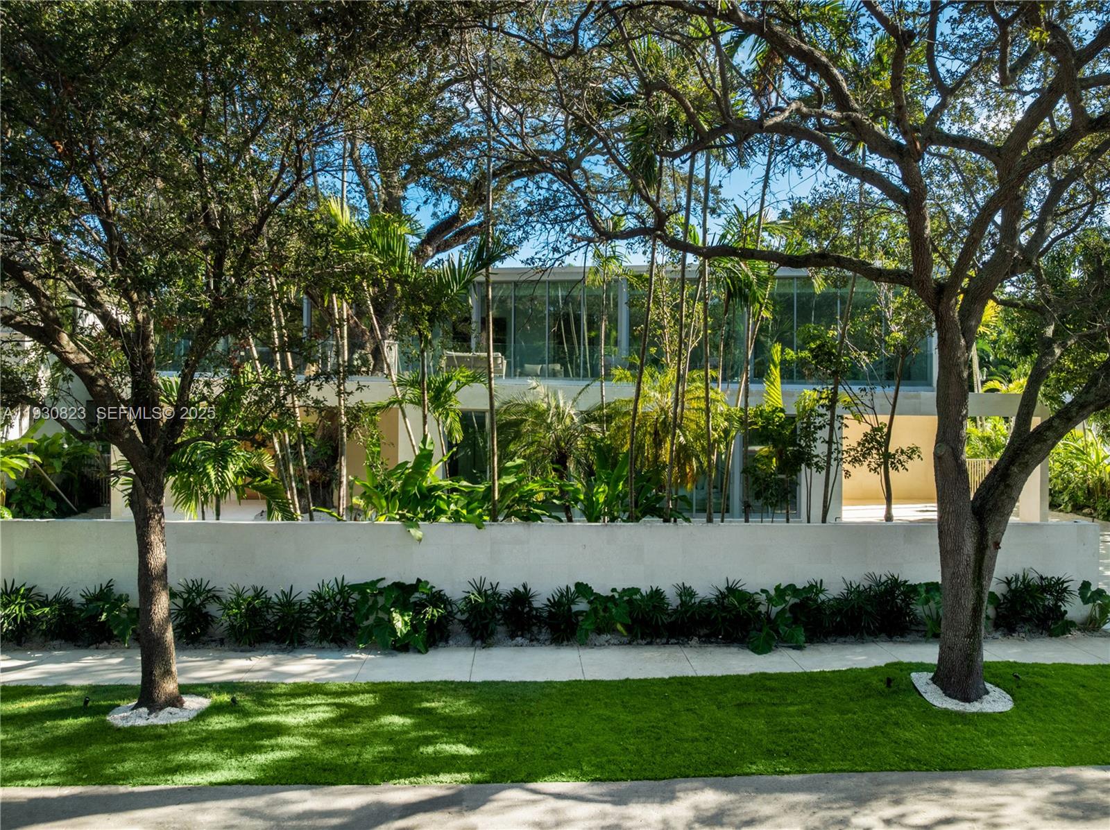 1616 Onaway Dr Miami, FL 33133