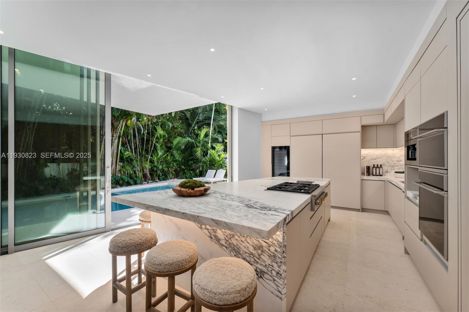 1616 Onaway Dr Miami, FL 33133