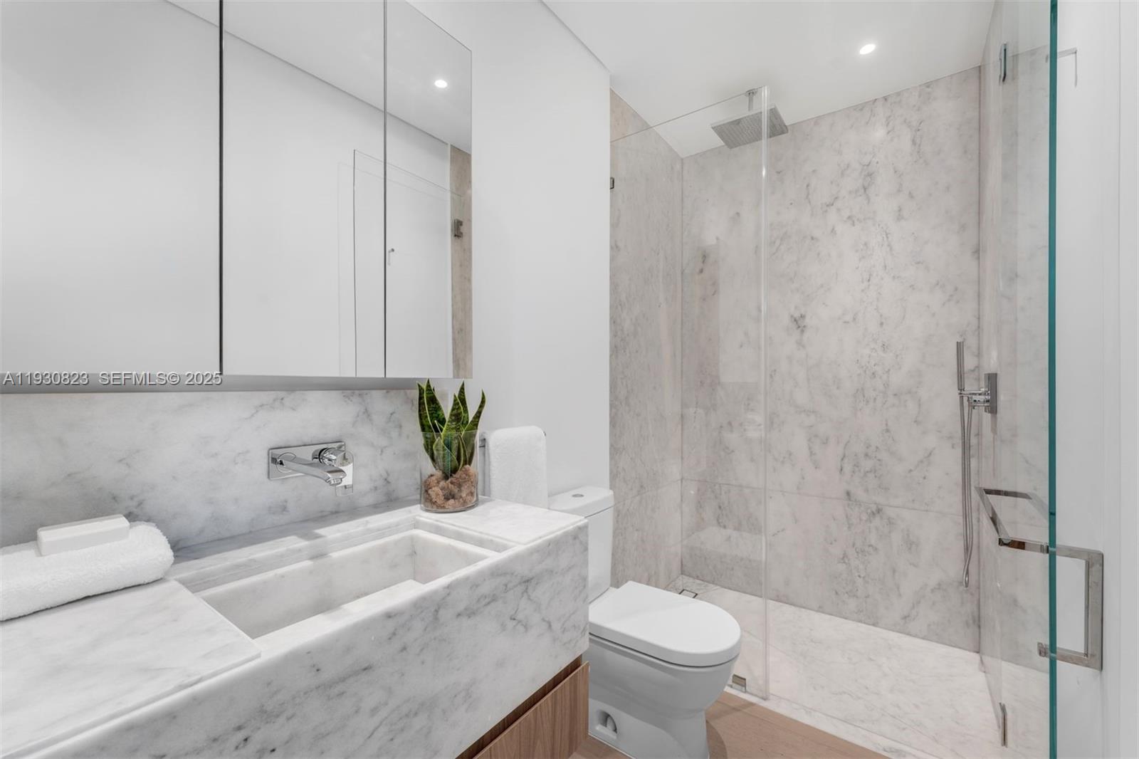 1616 Onaway Dr Miami, FL 33133