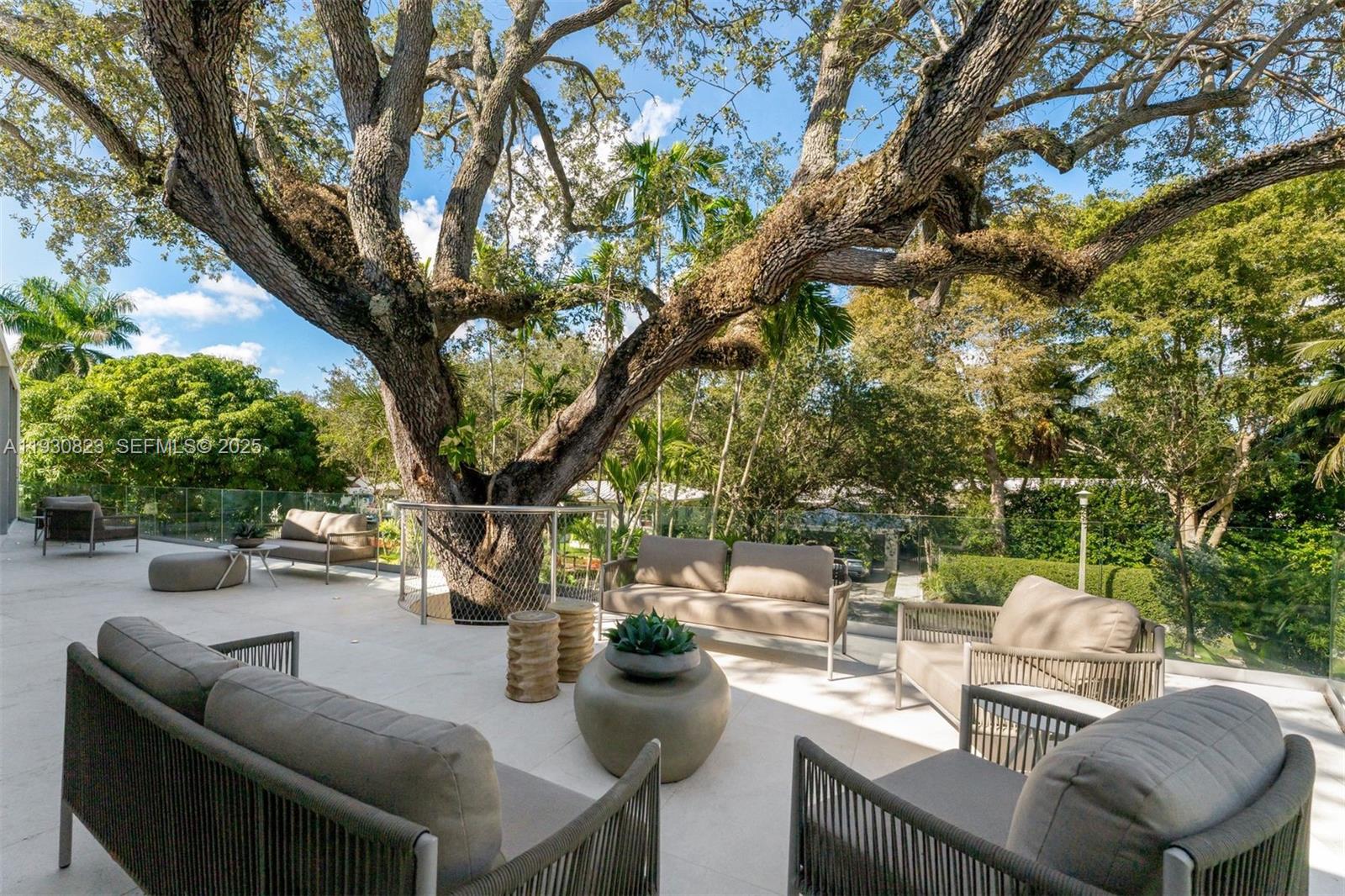 1616 Onaway Dr Miami, FL 33133