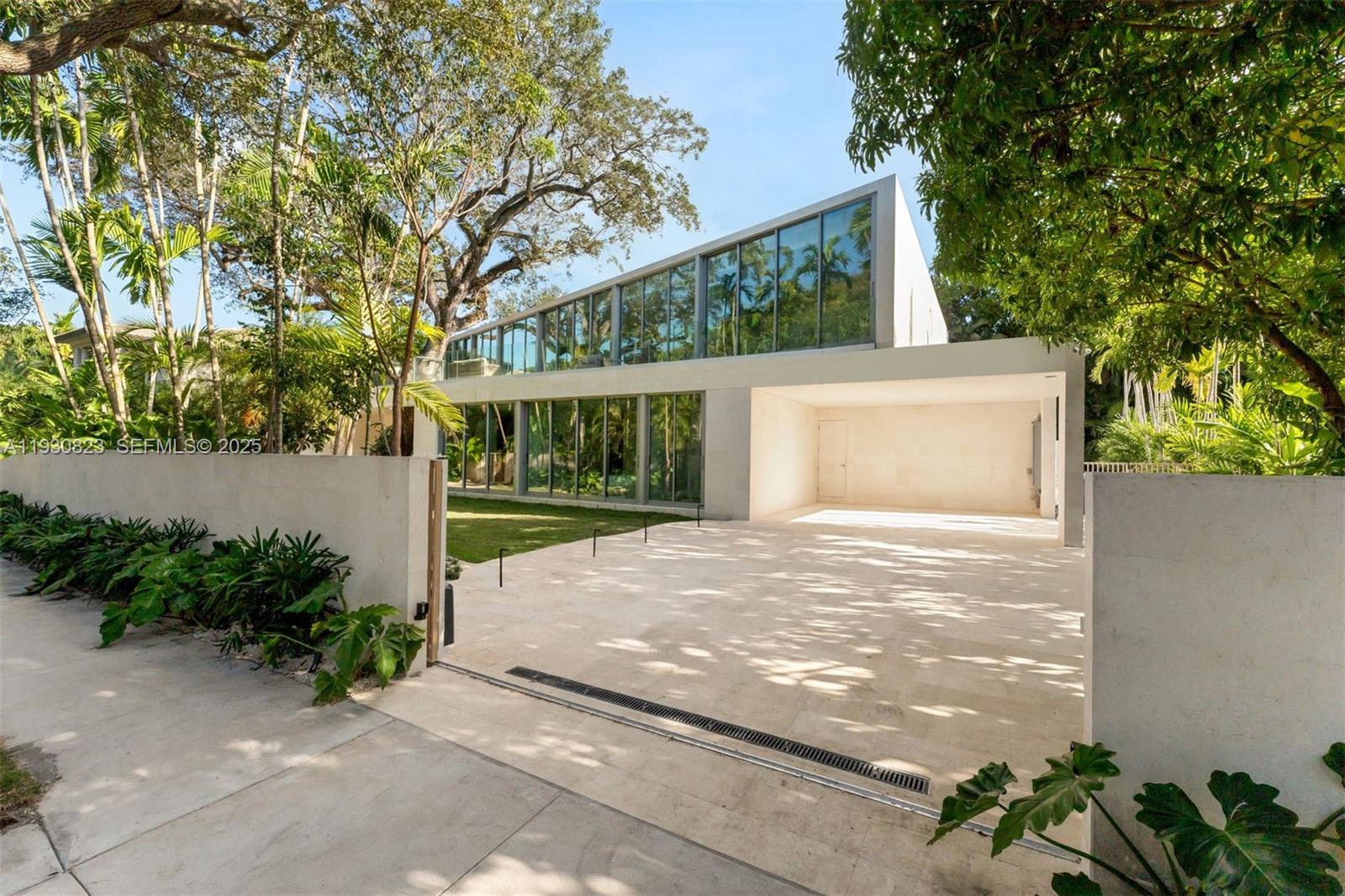 1616 Onaway Dr Miami, FL 33133