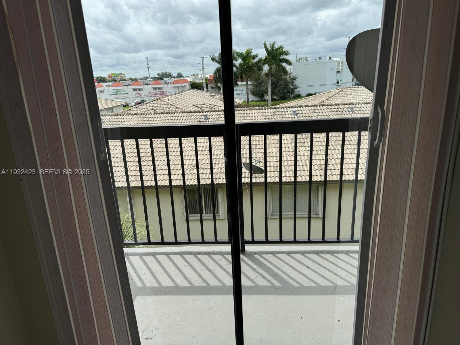 5290 W 21st Ct #403 Hialeah, FL 33016
