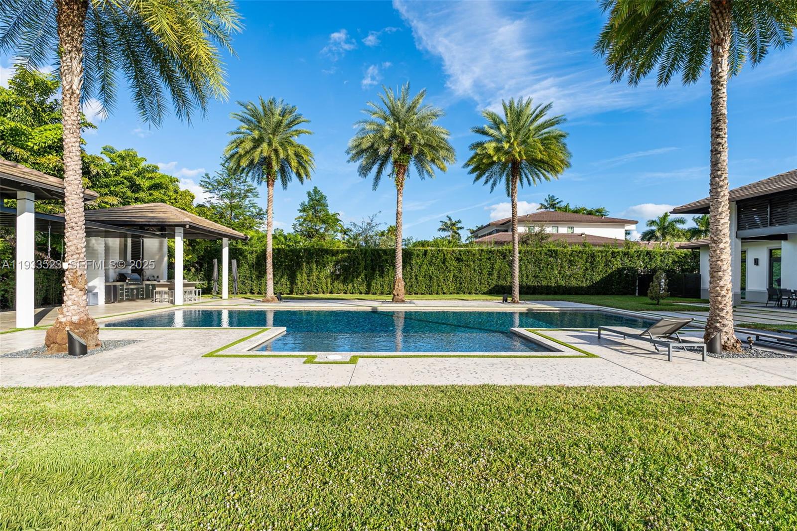 8271 SW 67th St Miami, FL 33143