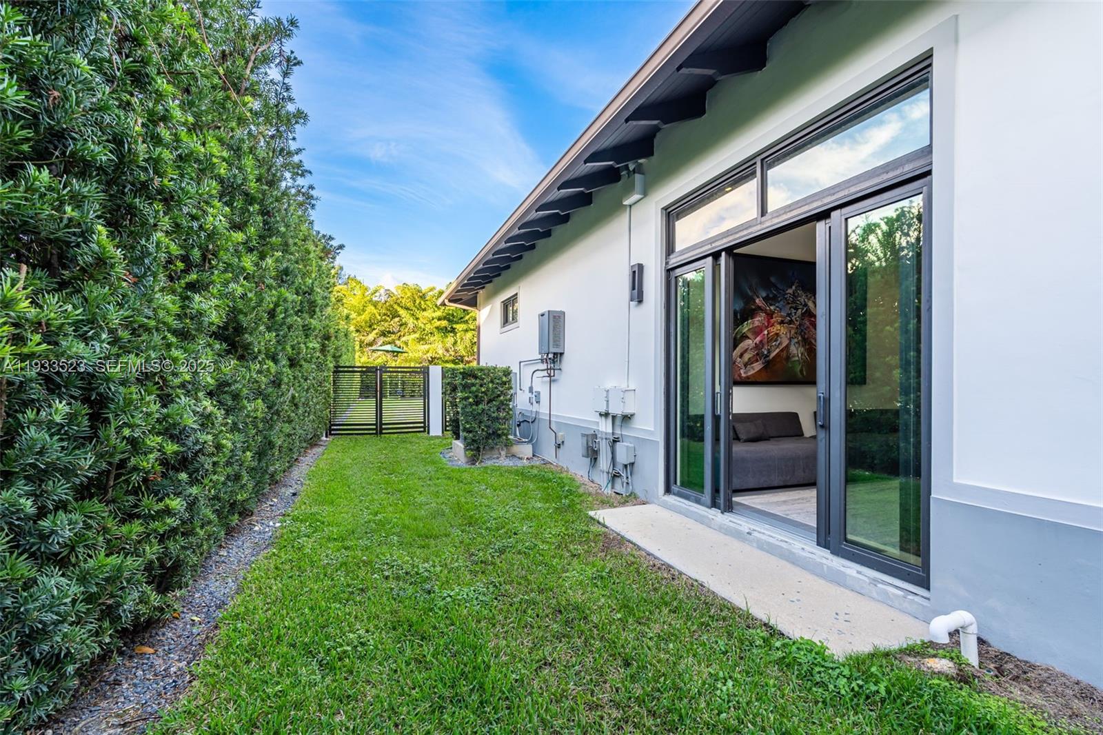 8271 SW 67th St Miami, FL 33143