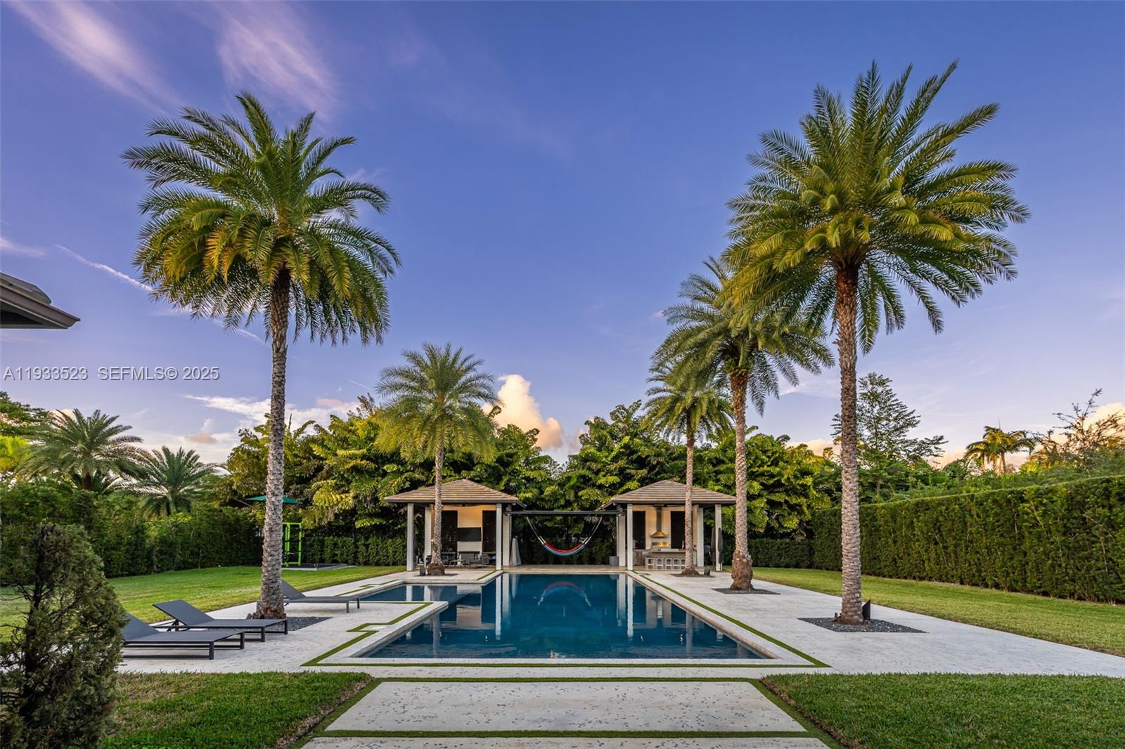 8271 SW 67th St Miami, FL 33143