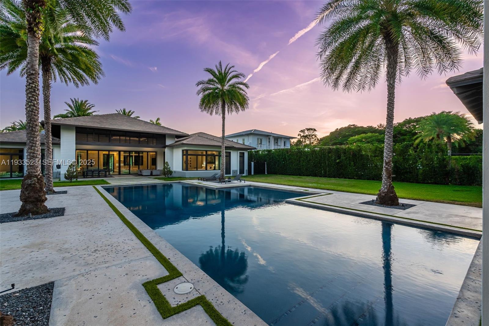 8271 SW 67th St Miami, FL 33143