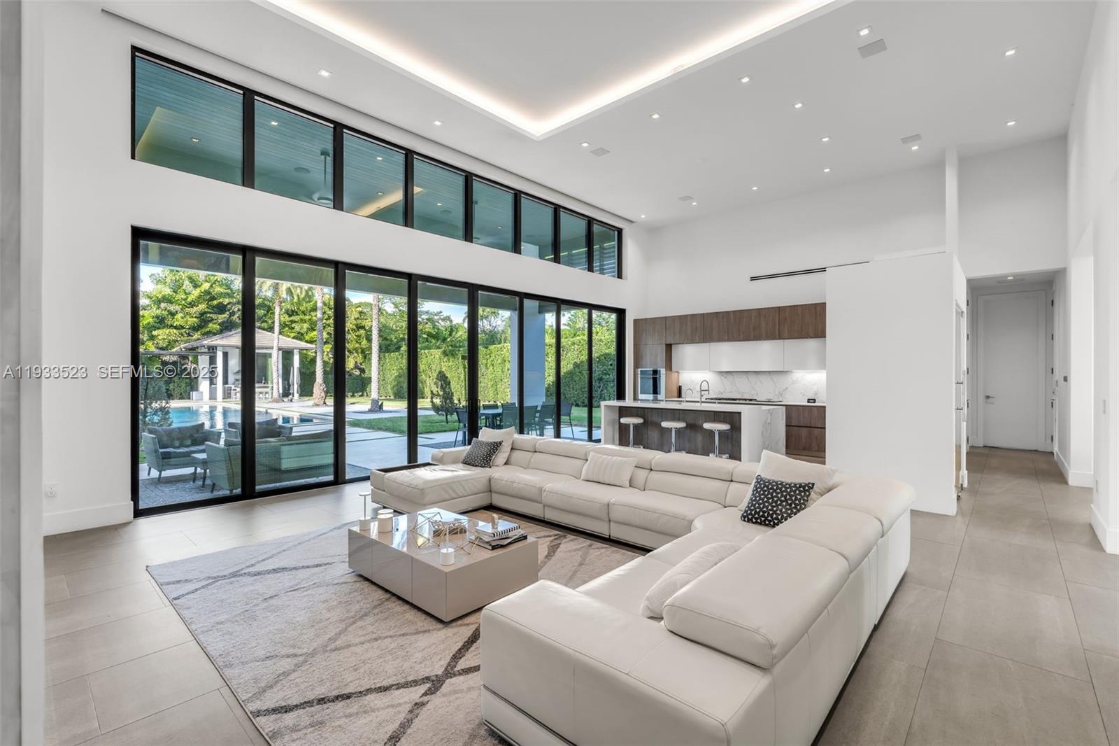 8271 SW 67th St Miami, FL 33143