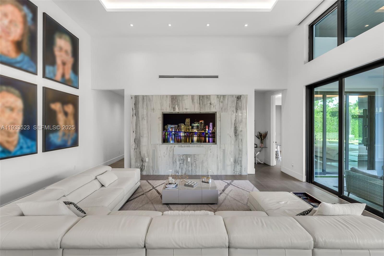 8271 SW 67th St Miami, FL 33143