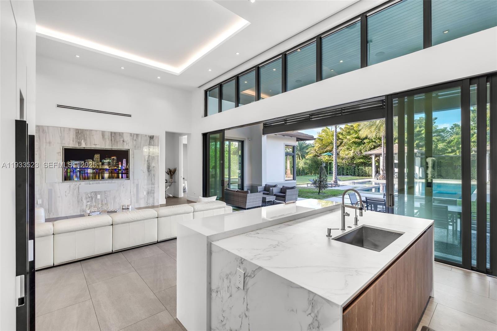 8271 SW 67th St Miami, FL 33143