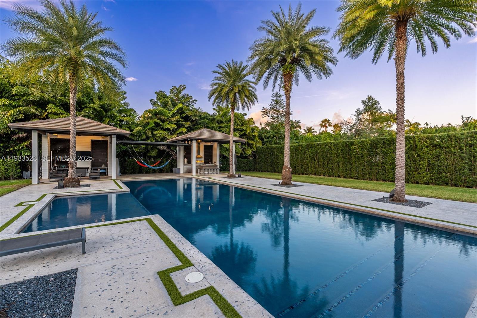 8271 SW 67th St Miami, FL 33143