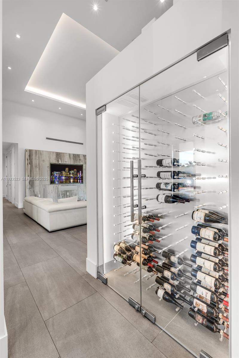 8271 SW 67th St Miami, FL 33143