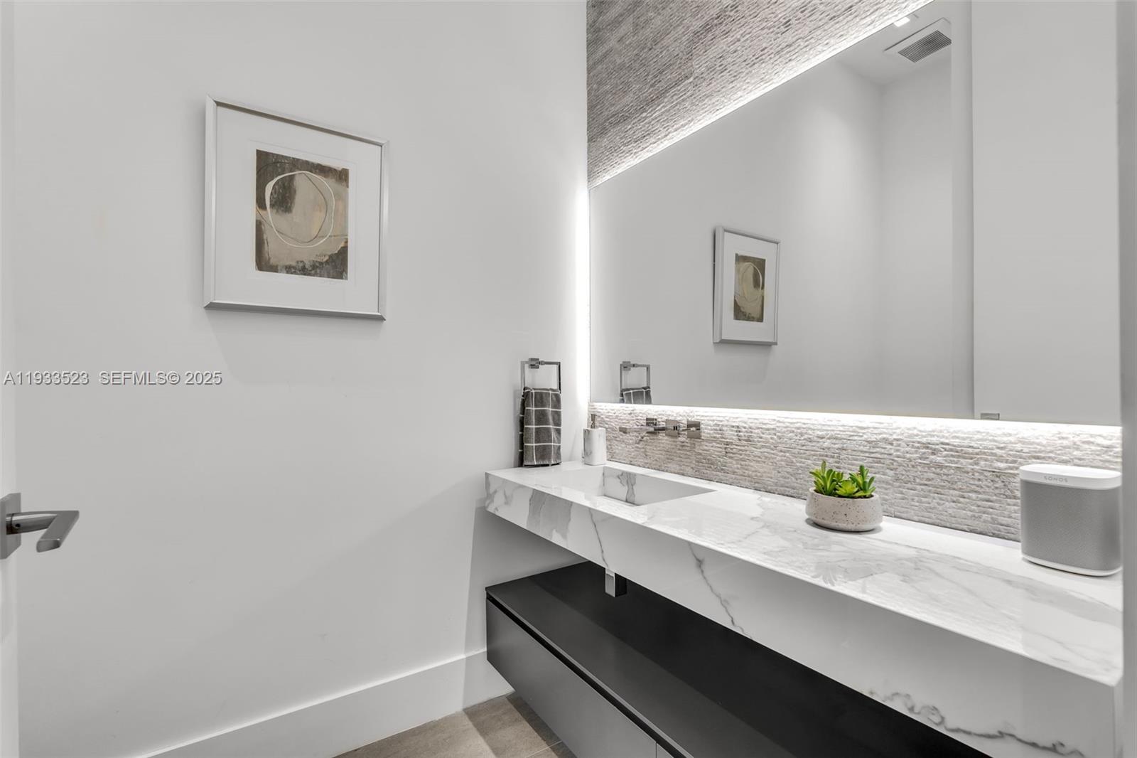 8271 SW 67th St Miami, FL 33143