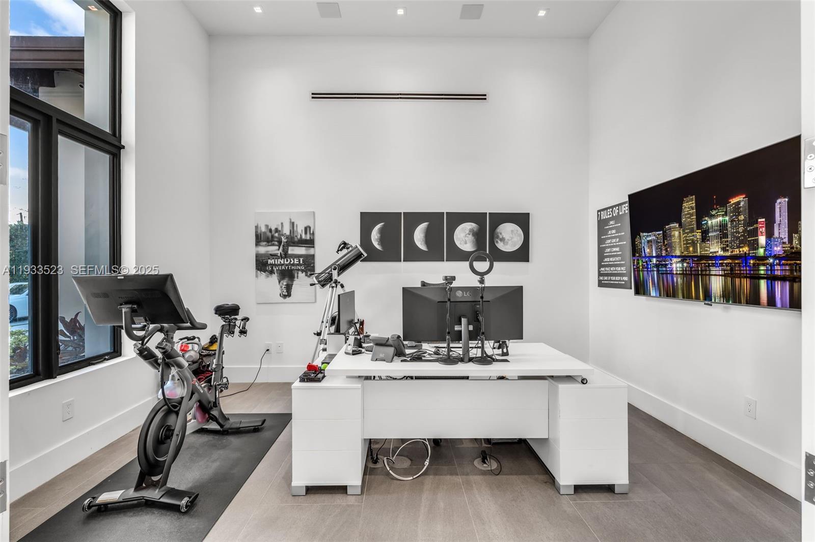 8271 SW 67th St Miami, FL 33143