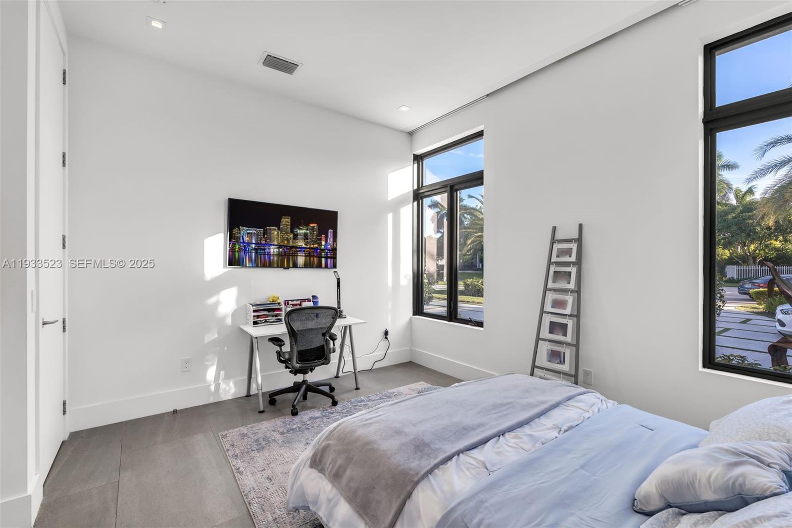 8271 SW 67th St Miami, FL 33143