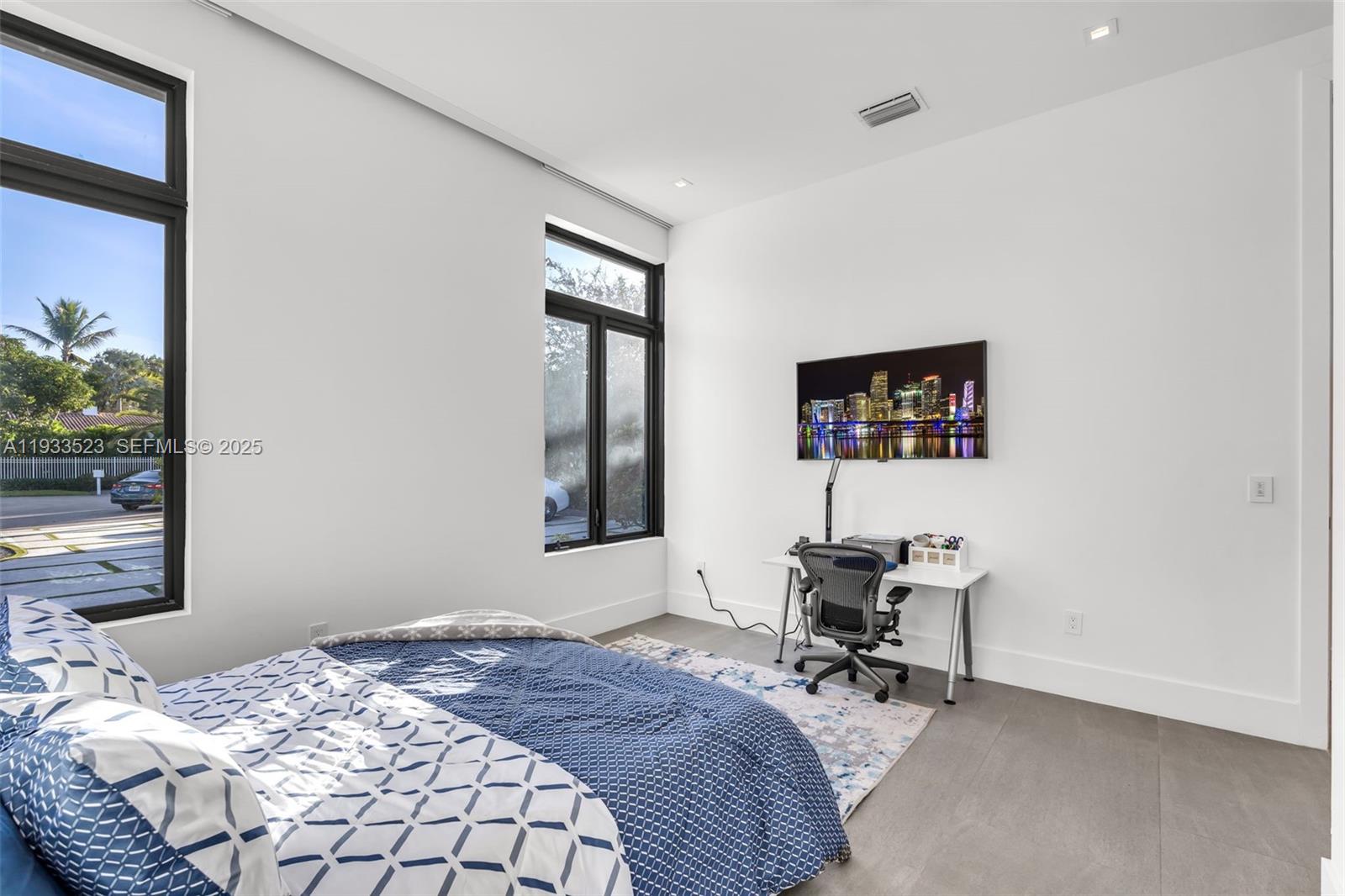 8271 SW 67th St Miami, FL 33143