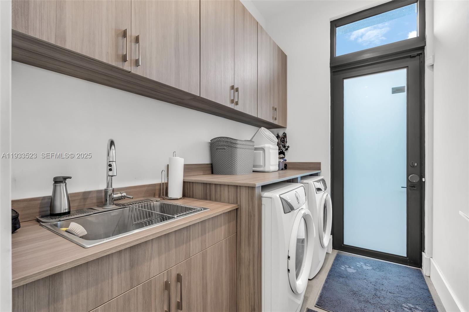 8271 SW 67th St Miami, FL 33143