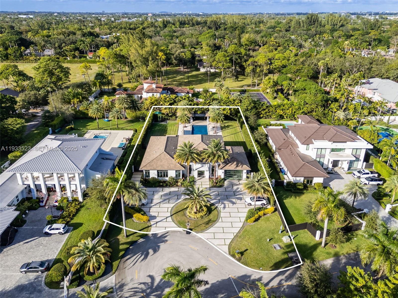 8271 SW 67th St Miami, FL 33143