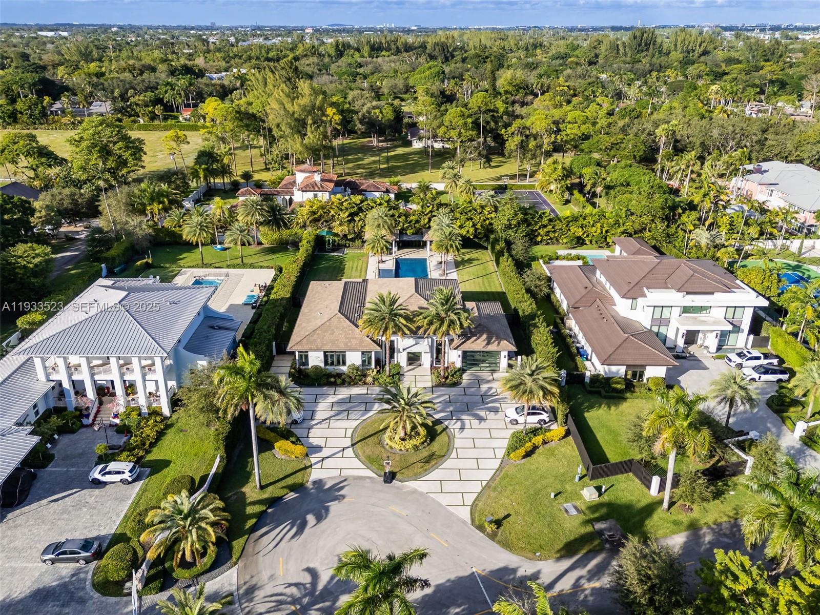 8271 SW 67th St Miami, FL 33143