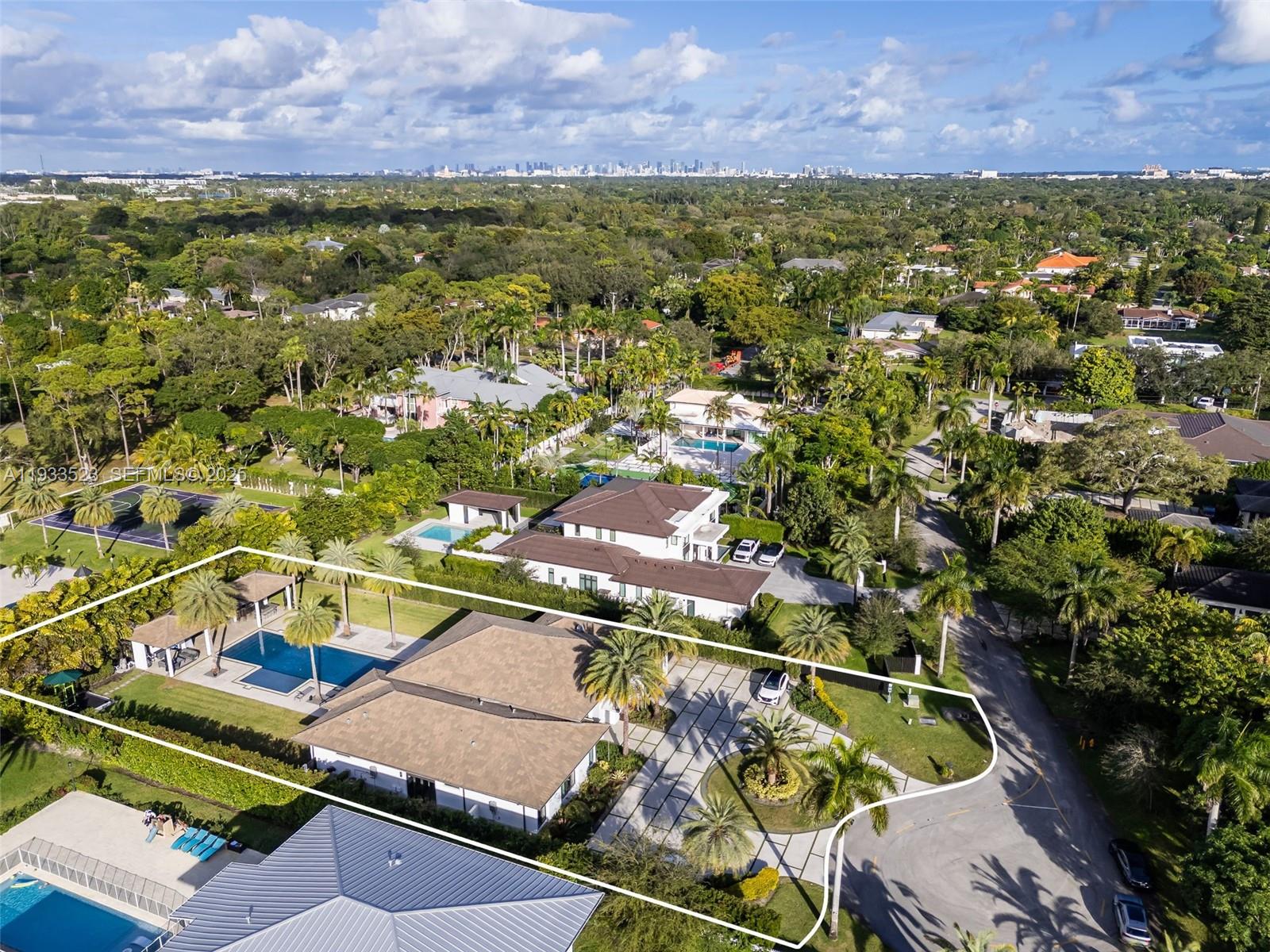 8271 SW 67th St Miami, FL 33143