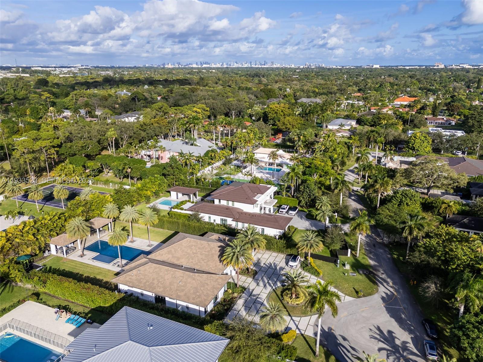 8271 SW 67th St Miami, FL 33143