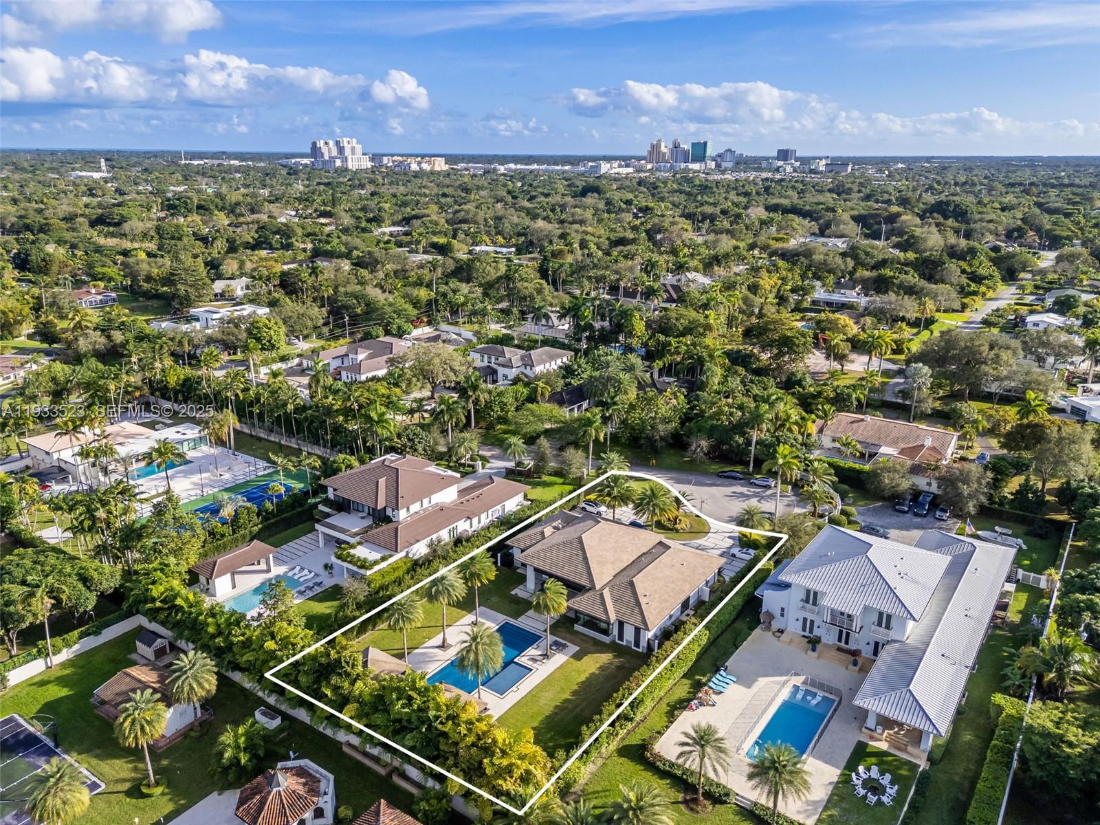 8271 SW 67th St Miami, FL 33143